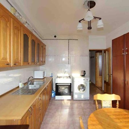 Cozy Apartment In The Center Of Ereván Exterior foto