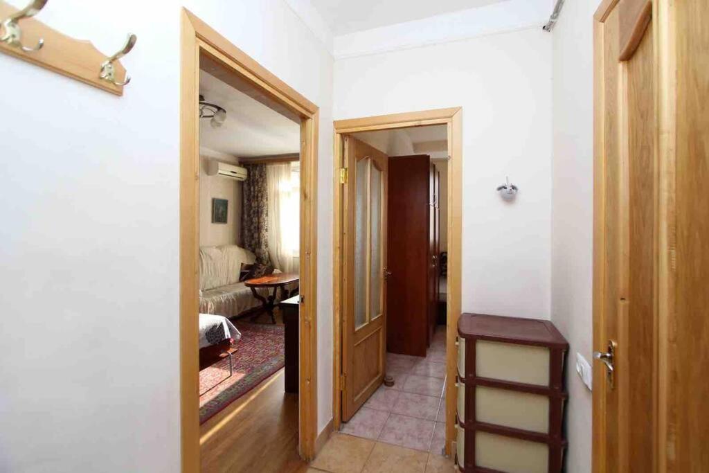 Cozy Apartment In The Center Of Ereván Exterior foto