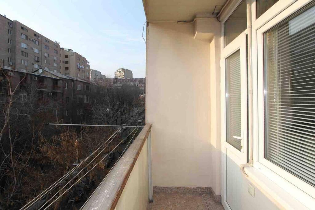 Cozy Apartment In The Center Of Ereván Exterior foto